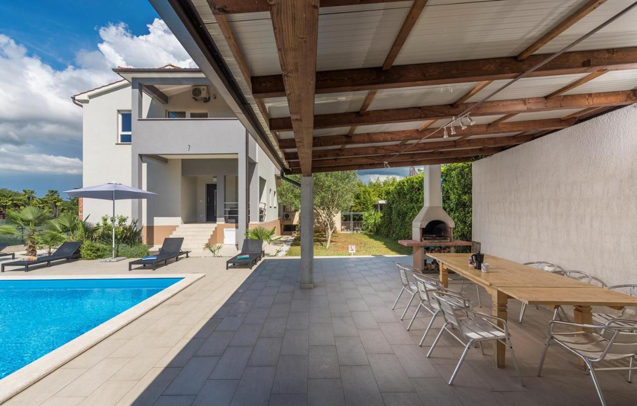 Apart Residence Leko Porec Esterno foto