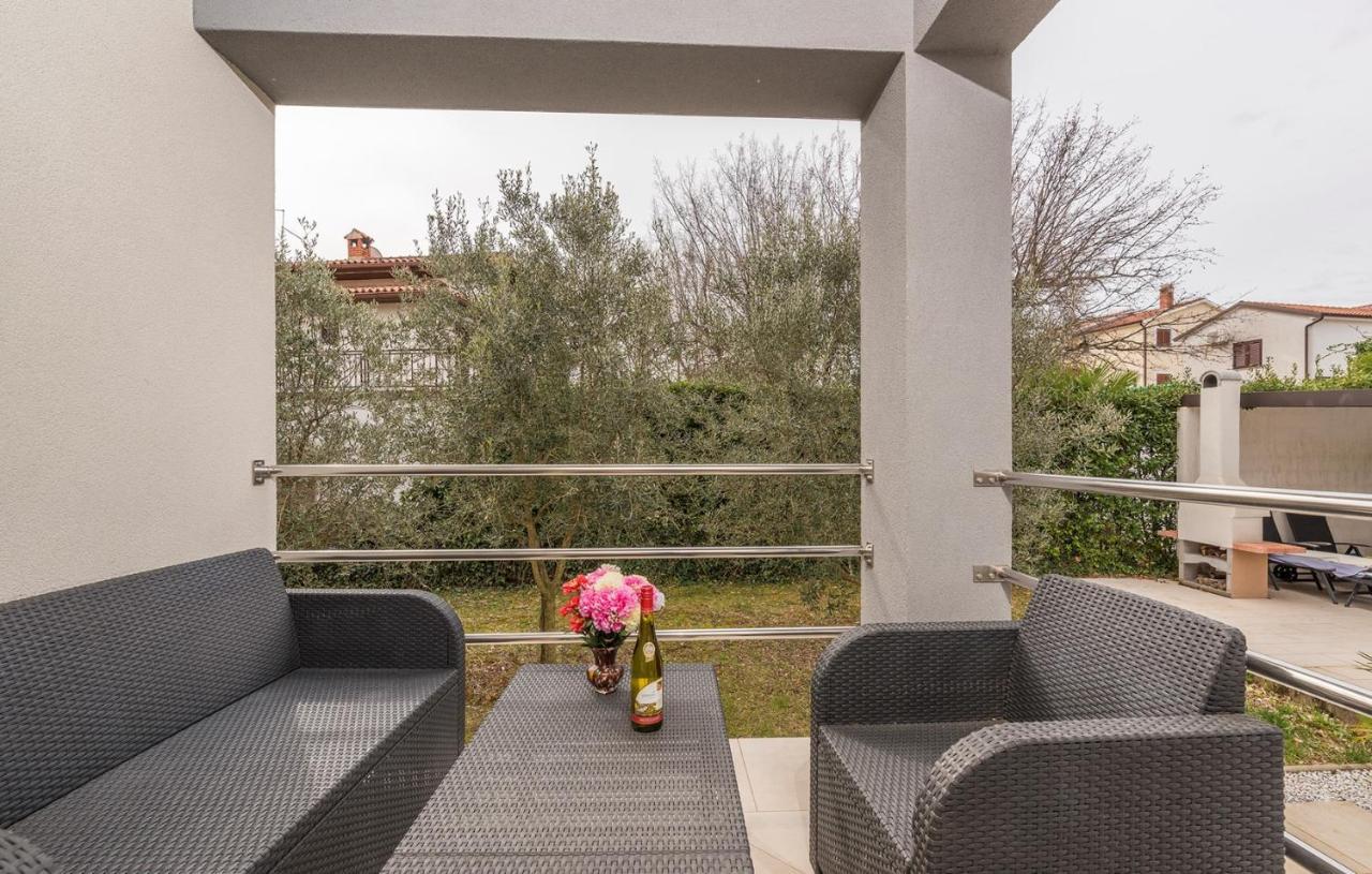 Apart Residence Leko Porec Esterno foto
