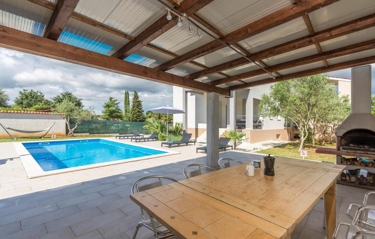 Apart Residence Leko Porec Esterno foto