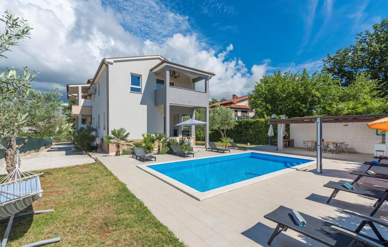 Apart Residence Leko Porec Esterno foto